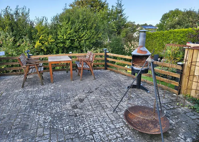 Cozy With Terrace Konukevi *